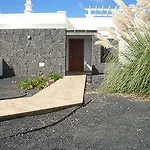 Villa Sun Grove & *